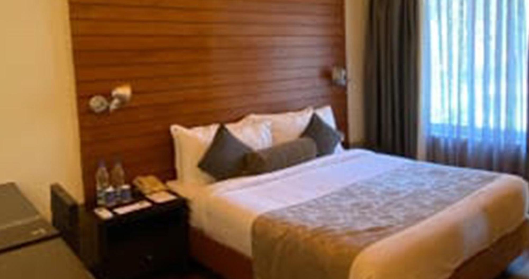 The Golkonda Resort And Spa Hyderabad Exterior photo